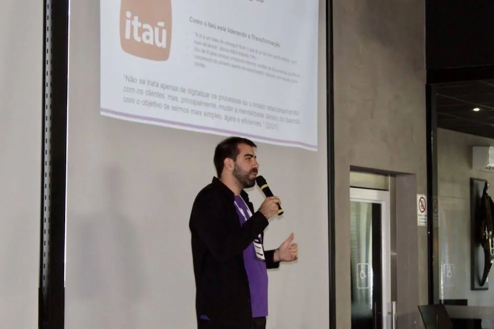 Fred Parreira na palestra da Amcham sobre o papel da liderança na era da IA